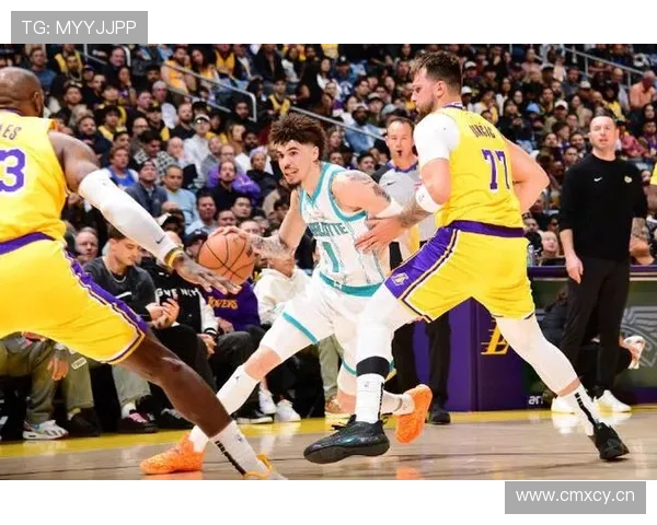 湖人对决黄蜂赛场风云再起球星较量引爆关注激烈碰撞季后赛前瞻夜